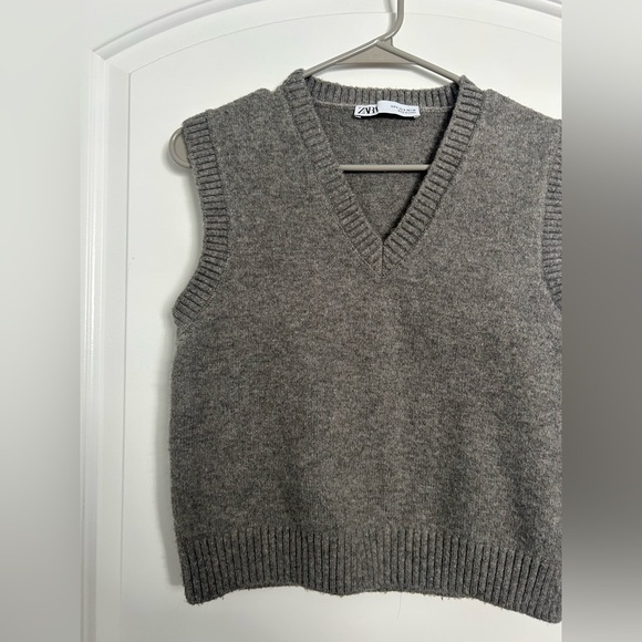 Zara Grey Sleeveless Wool Blend Knit Sweater Vest size small preppy academia - Picture 3 of 8
